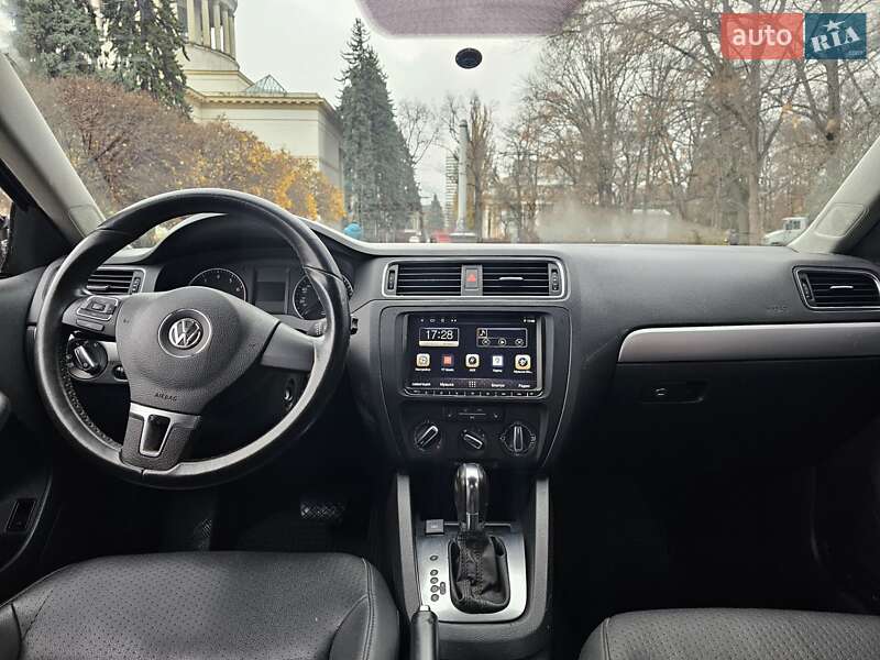 Седан Volkswagen Jetta 2013 в Киеве