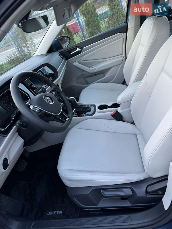 Седан Volkswagen Jetta 2020 в Кропивницком