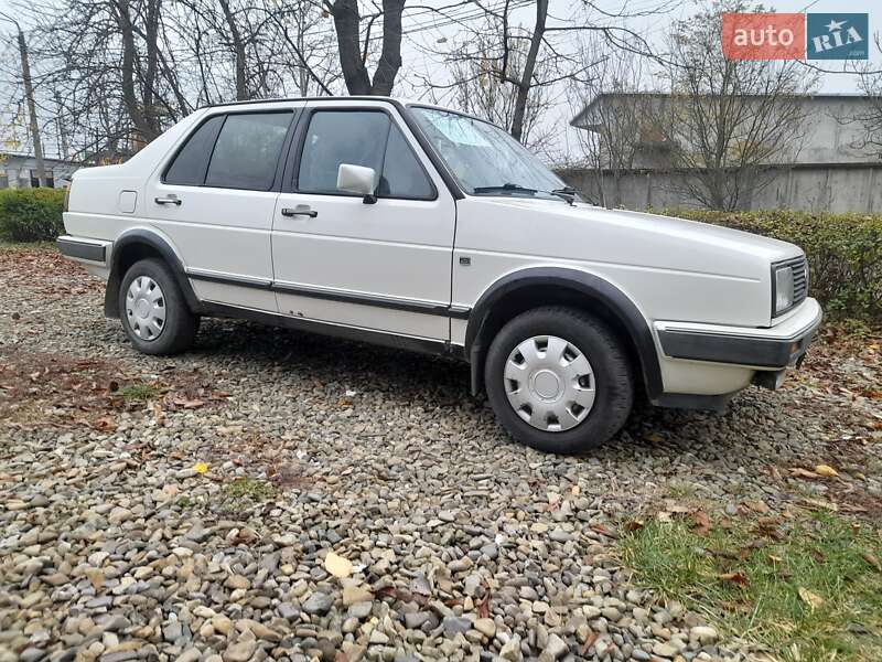 Седан Volkswagen Jetta 1987 в Чернівцях