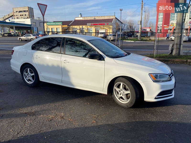 Седан Volkswagen Jetta 2016 в Полтаве