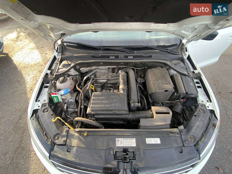 Седан Volkswagen Jetta 2016 в Полтаве