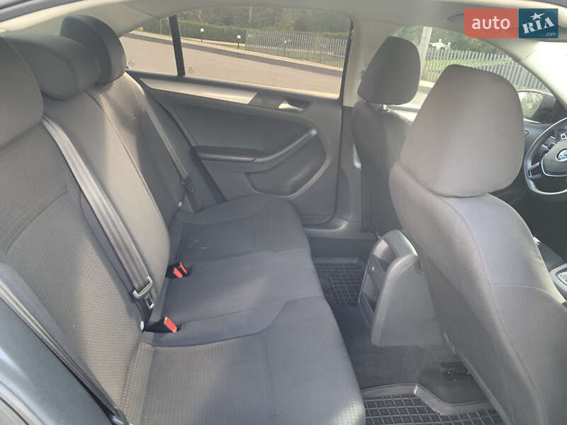Седан Volkswagen Jetta 2015 в Львове фото 18 Седан Volkswagen Jetta 2015 в Львове
