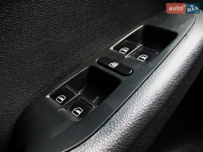 Седан Volkswagen Jetta 2012 в Черкассах