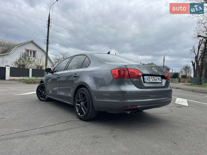 Седан Volkswagen Jetta 2014 в Вінниці