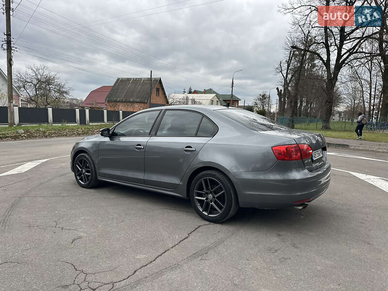 Седан Volkswagen Jetta 2014 в Вінниці