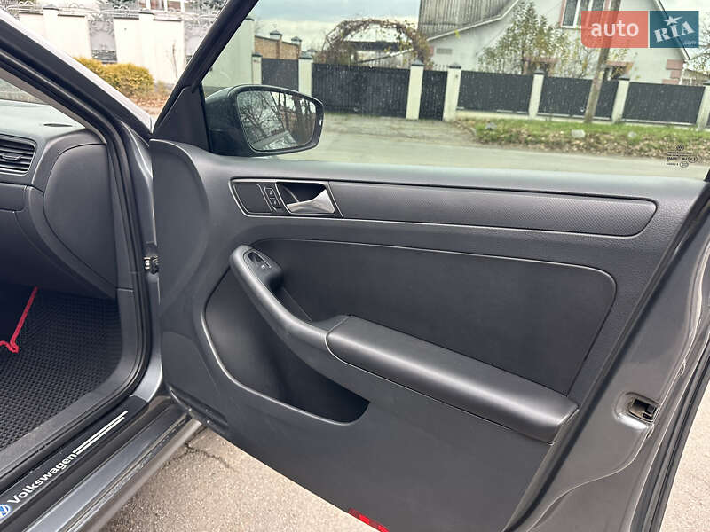 Седан Volkswagen Jetta 2014 в Вінниці