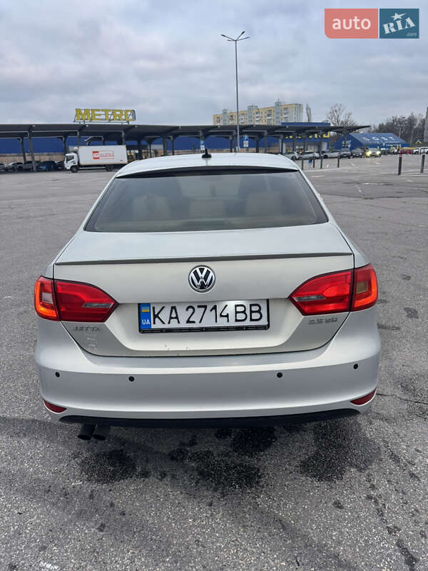 Седан Volkswagen Jetta 2011 в Харькове