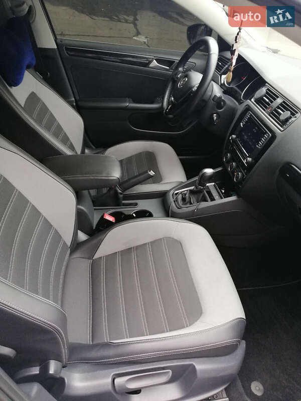 Седан Volkswagen Jetta 2016 в Киеве фото 9 Седан Volkswagen Jetta 2016 в Киеве