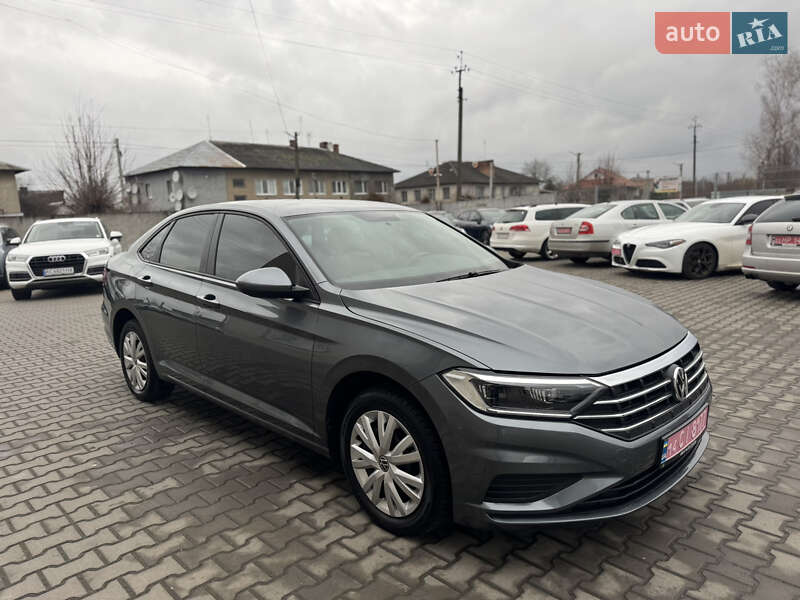 Седан Volkswagen Jetta 2018 в Луцке