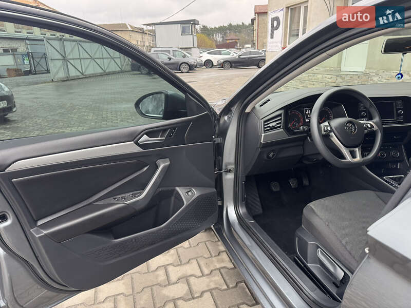 Седан Volkswagen Jetta 2018 в Луцке