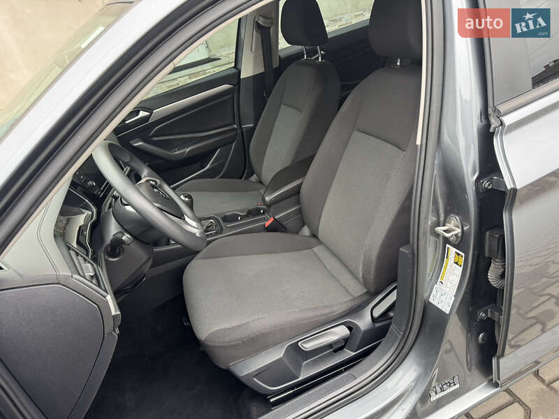 Седан Volkswagen Jetta 2018 в Луцке