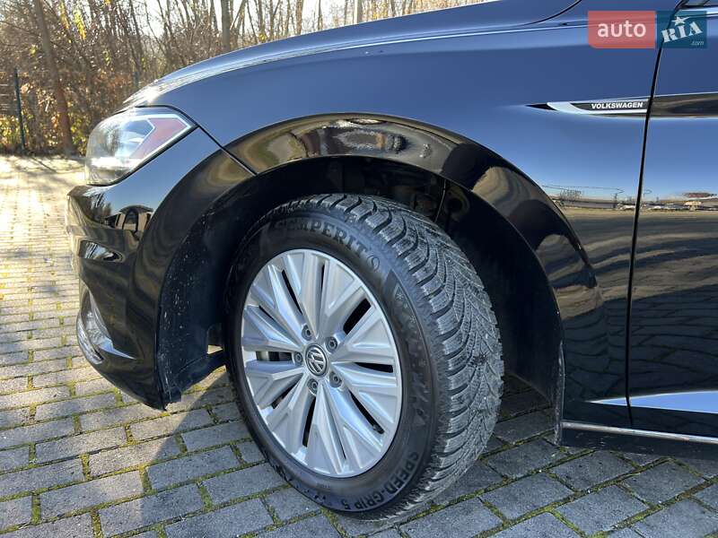 Седан Volkswagen Jetta 2019 в Львове