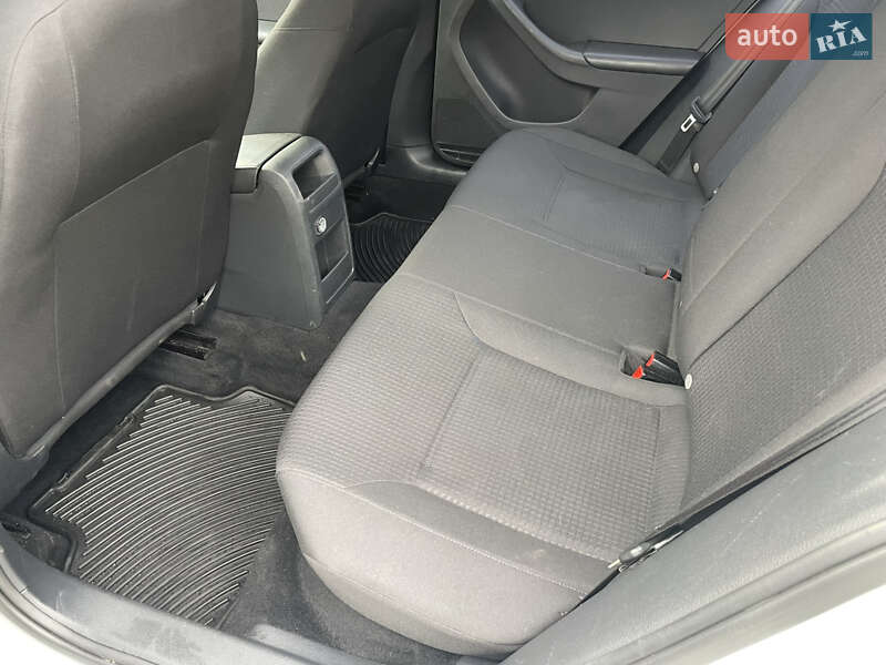 Седан Volkswagen Jetta 2016 в Ромнах фото 17 Седан Volkswagen Jetta 2016 в Ромнах