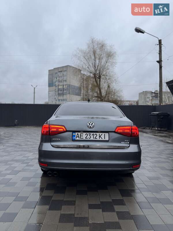 Седан Volkswagen Jetta 2015 в Павлограде