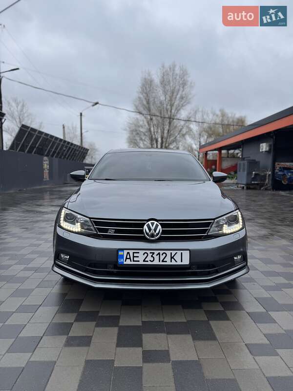 Седан Volkswagen Jetta 2015 в Павлограде