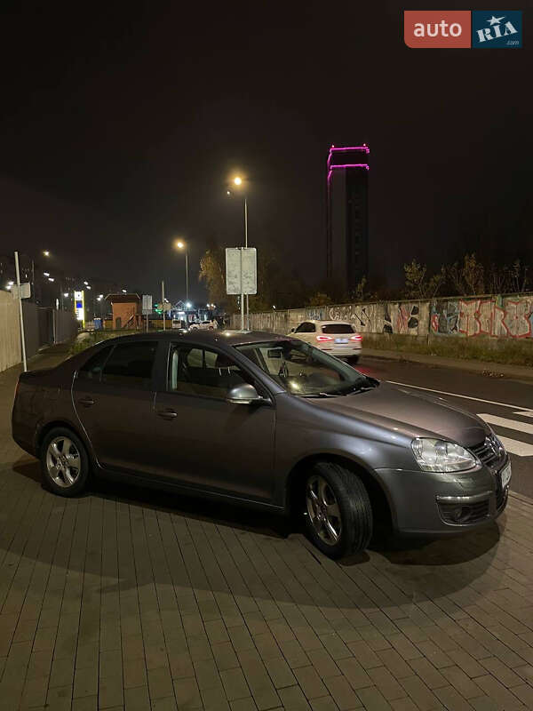 Седан Volkswagen Jetta 2008 в Киеве