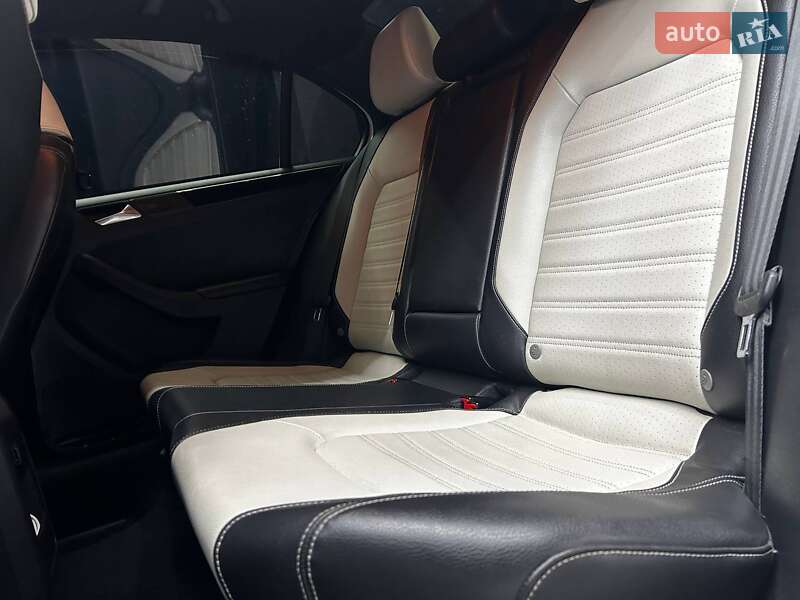 Седан Volkswagen Jetta 2015 в Чернівцях фото 11 Седан Volkswagen Jetta 2015 в Чернівцях