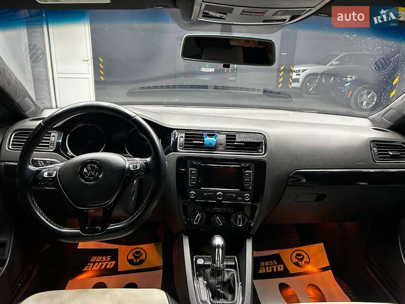 Седан Volkswagen Jetta 2015 в Чернівцях фото 13 Седан Volkswagen Jetta 2015 в Чернівцях