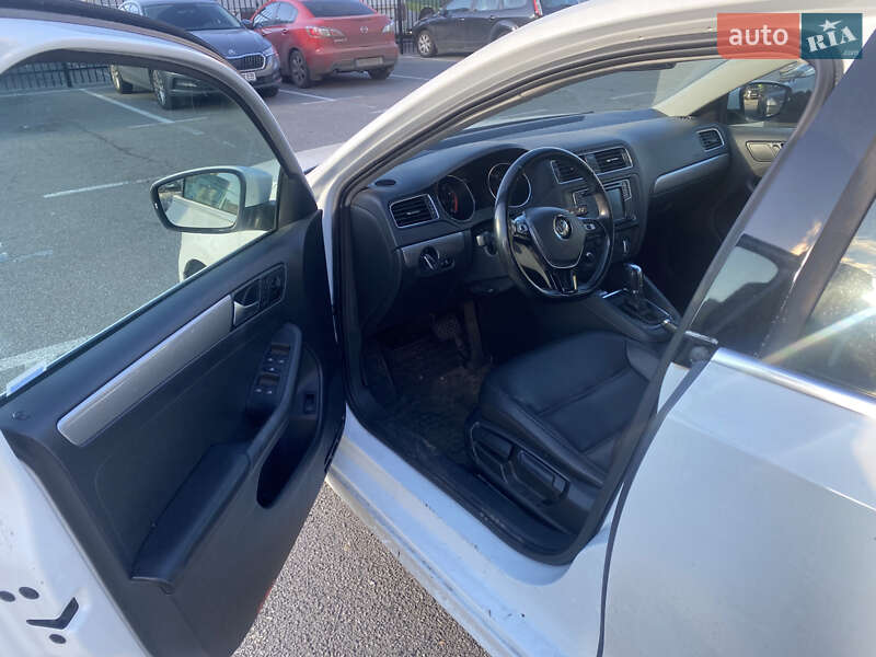 Седан Volkswagen Jetta 2017 в Киеве