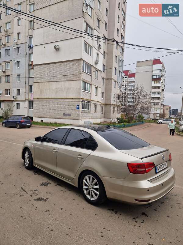 Седан Volkswagen Jetta 2015 в Житомирі