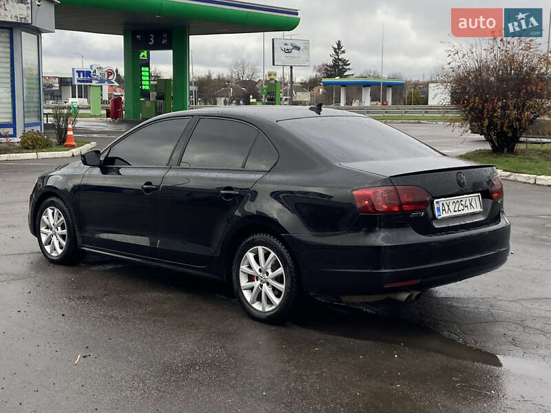 Седан Volkswagen Jetta 2013 в Полтаве