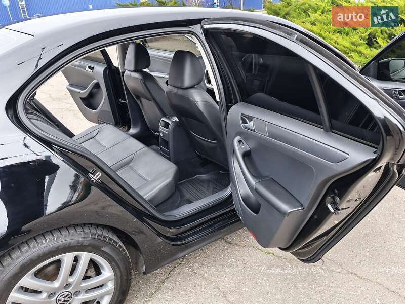 Седан Volkswagen Jetta 2014 в Миколаєві