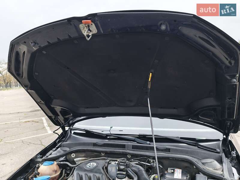 Седан Volkswagen Jetta 2014 в Миколаєві