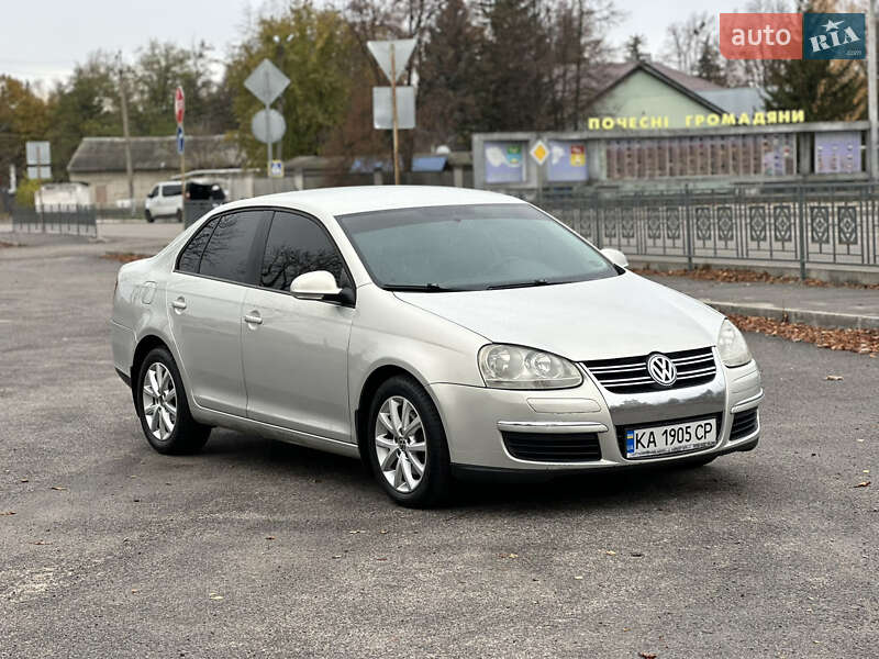 Седан Volkswagen Jetta 2010 в Первомайську