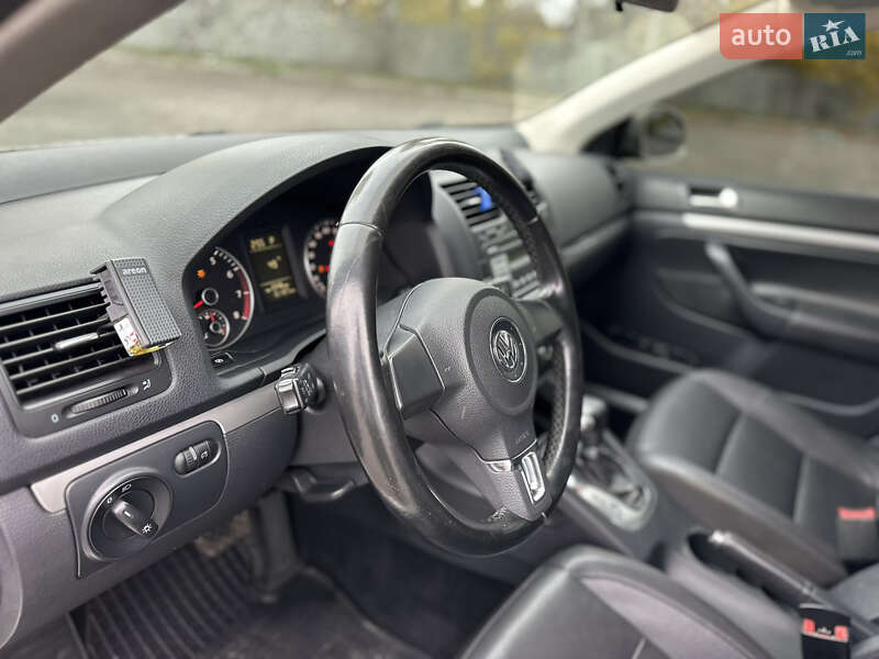 Седан Volkswagen Jetta 2010 в Первомайську