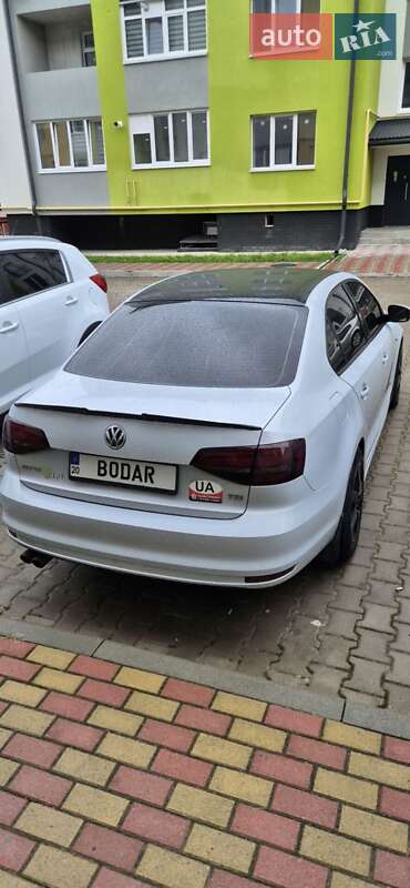 Седан Volkswagen Jetta 2017 в Тернополе