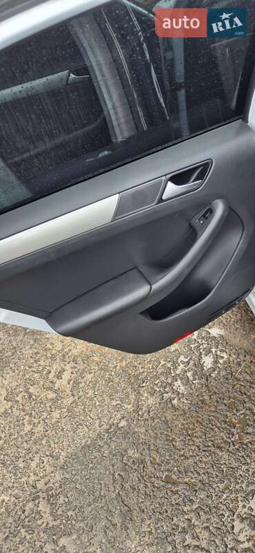 Седан Volkswagen Jetta 2017 в Тернополе