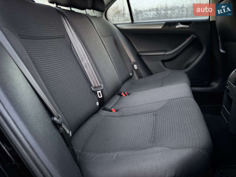 Седан Volkswagen Jetta 2015 в Староконстантинове фото 30 Седан Volkswagen Jetta 2015 в Староконстантинове