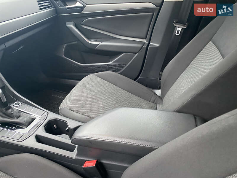 Седан Volkswagen Jetta 2019 в Киеве