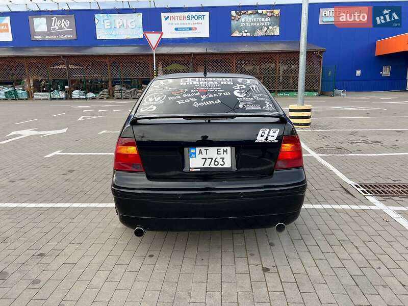 Седан Volkswagen Jetta 2003 в Калуше