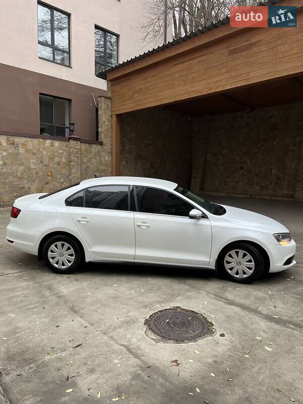 Седан Volkswagen Jetta 2013 в Києві фото 4 Седан Volkswagen Jetta 2013 в Києві