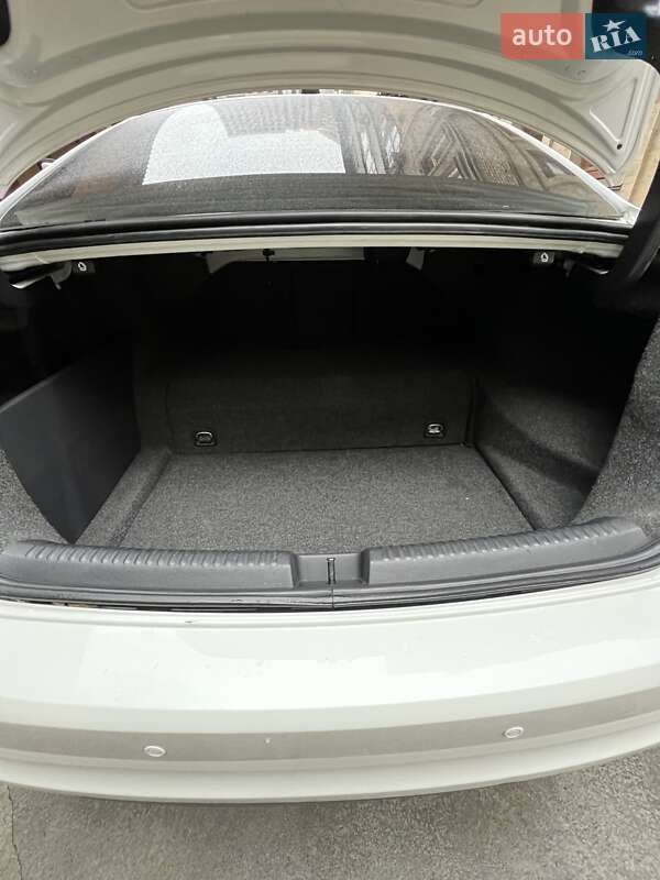 Седан Volkswagen Jetta 2013 в Києві фото 10 Седан Volkswagen Jetta 2013 в Києві