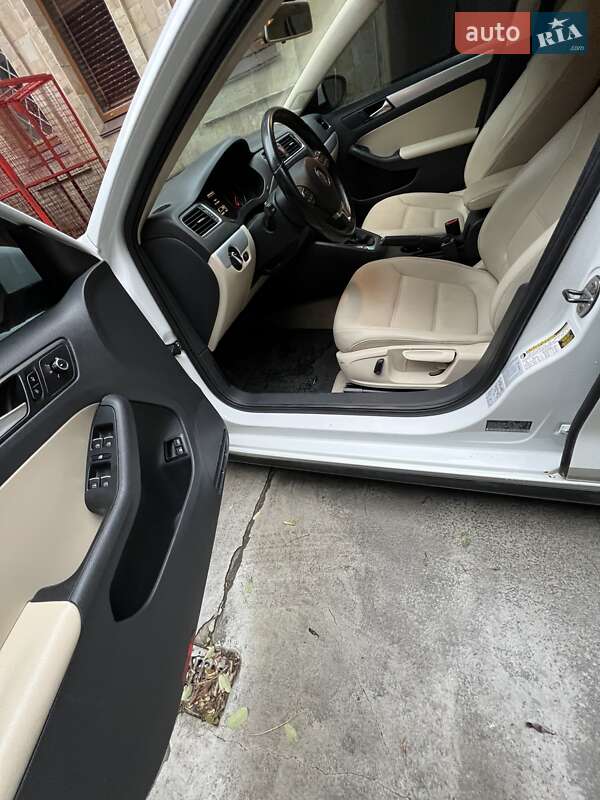 Седан Volkswagen Jetta 2013 в Києві фото 18 Седан Volkswagen Jetta 2013 в Києві