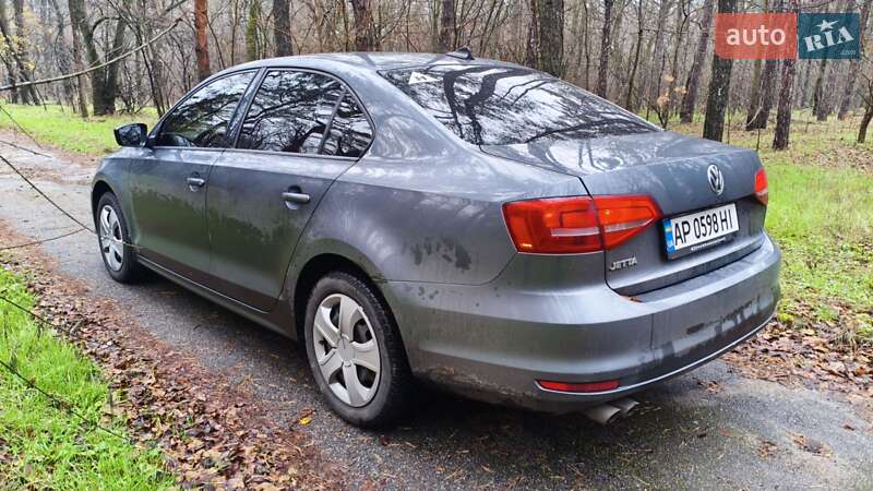 Седан Volkswagen Jetta 2015 в Запоріжжі