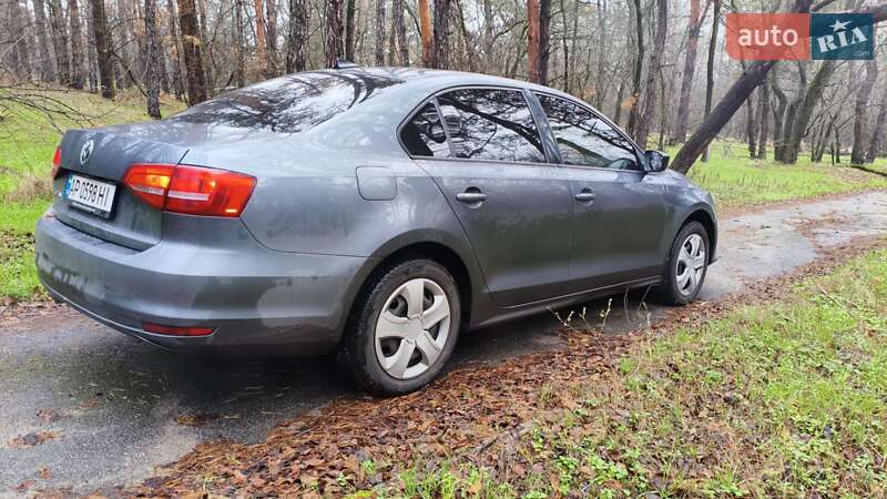 Седан Volkswagen Jetta 2015 в Запоріжжі