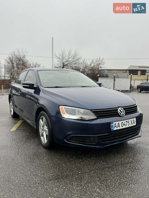 Седан Volkswagen Jetta 2010 в Києві