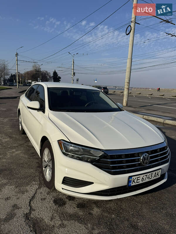 Седан Volkswagen Jetta 2018 в Дніпрі