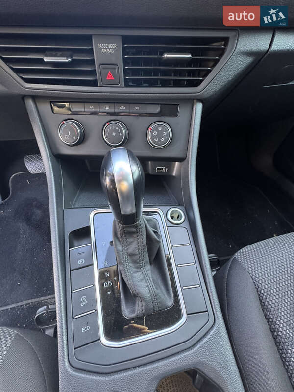 Седан Volkswagen Jetta 2018 в Дніпрі