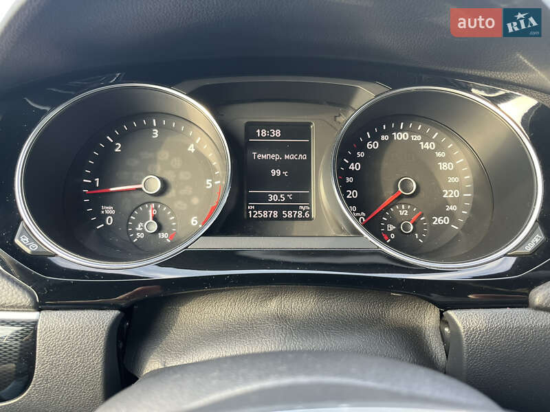 Седан Volkswagen Jetta 2016 в Киеве