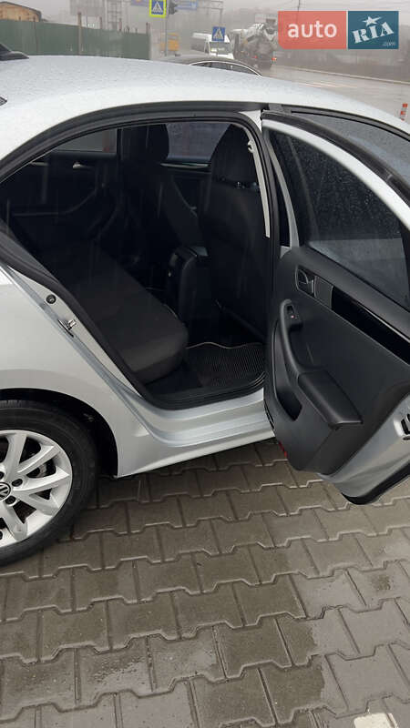 Седан Volkswagen Jetta 2015 в Киеве фото 17 Седан Volkswagen Jetta 2015 в Киеве