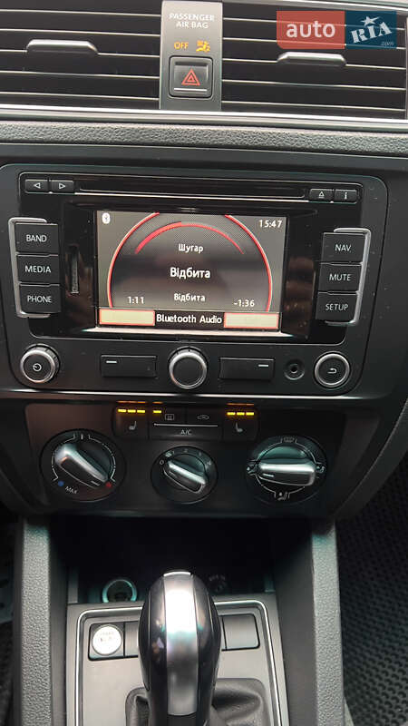 Седан Volkswagen Jetta 2015 в Киеве фото 24 Седан Volkswagen Jetta 2015 в Киеве