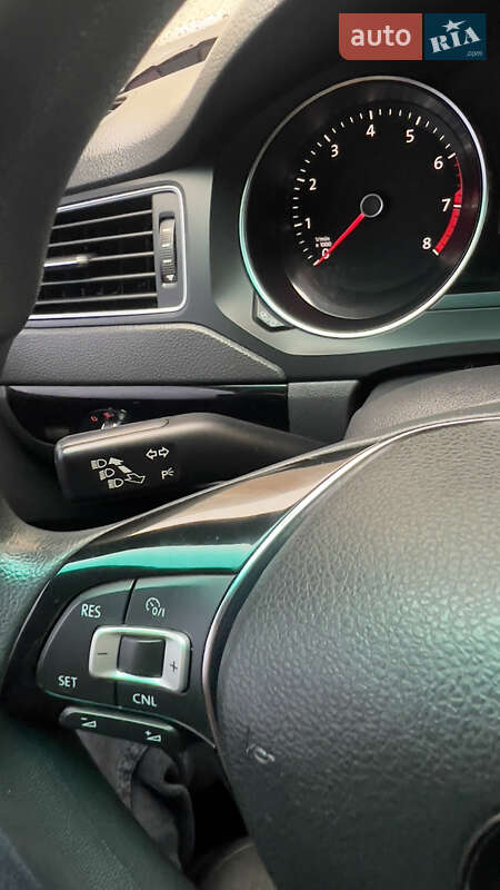 Седан Volkswagen Jetta 2015 в Киеве фото 28 Седан Volkswagen Jetta 2015 в Киеве