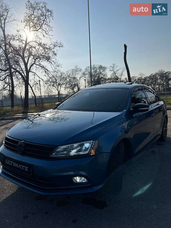 Седан Volkswagen Jetta 2016 в Днепре