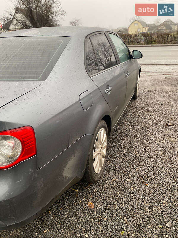 Седан Volkswagen Jetta 2008 в Старокостянтинові