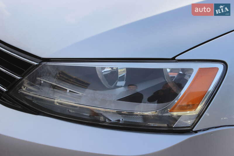 Седан Volkswagen Jetta 2015 в Днепре