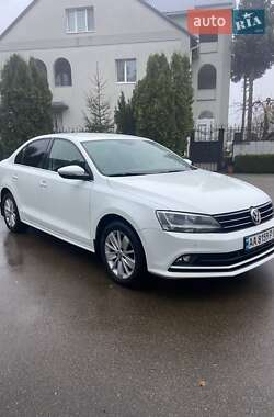 Седан Volkswagen Jetta 2016 в Киеве